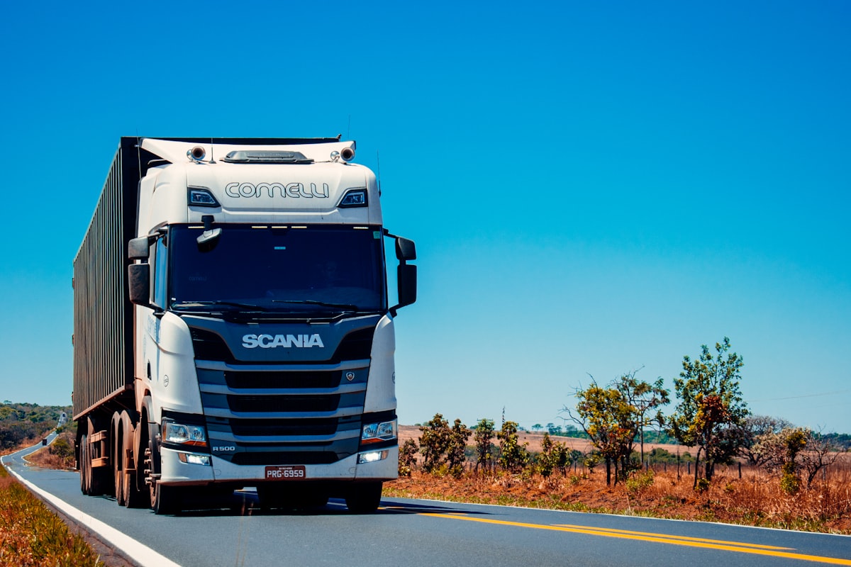 Distribution and logistics delivery services